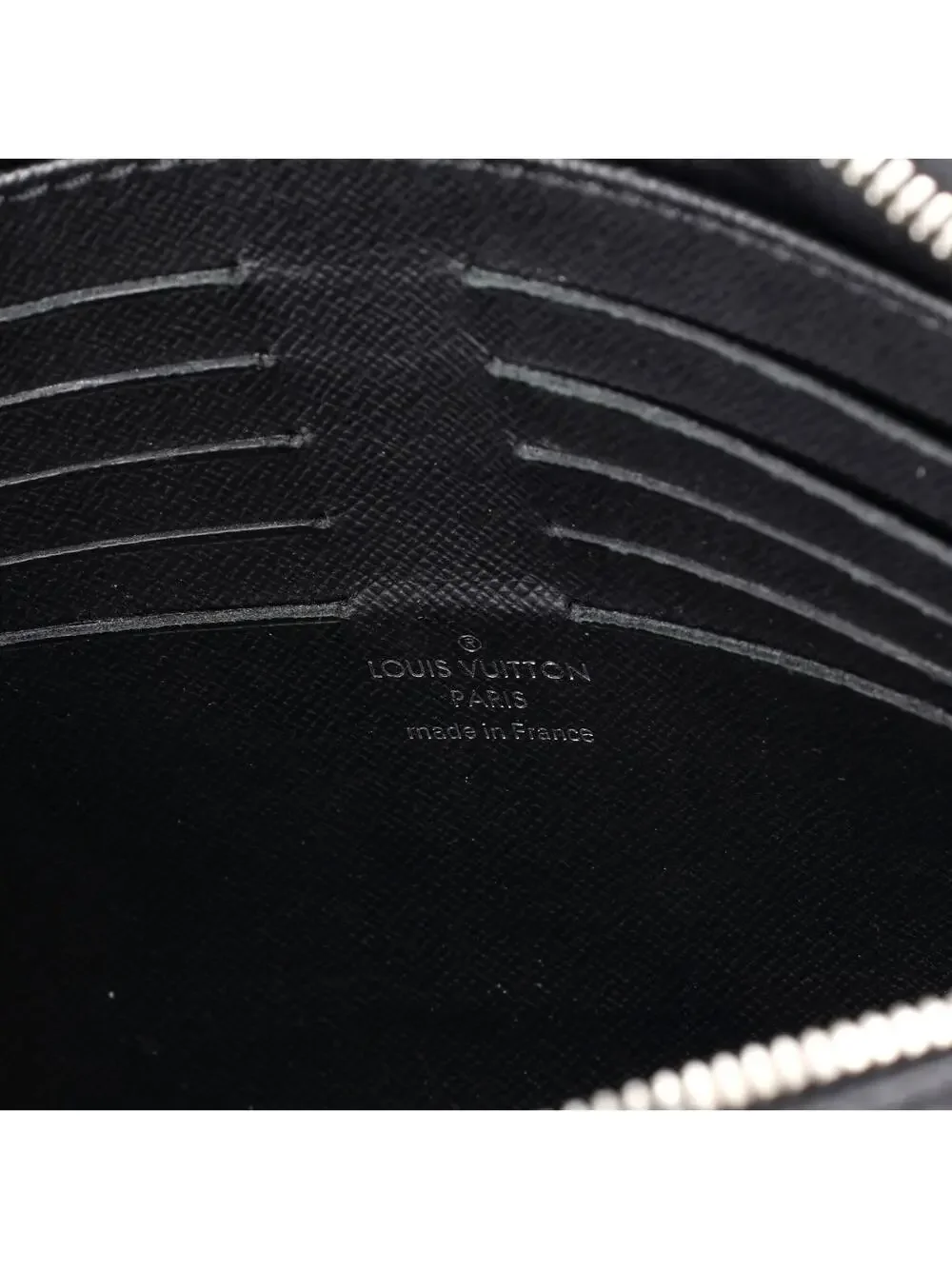 Louis Vuitton Kasai Clutch Taiga #250840L67B